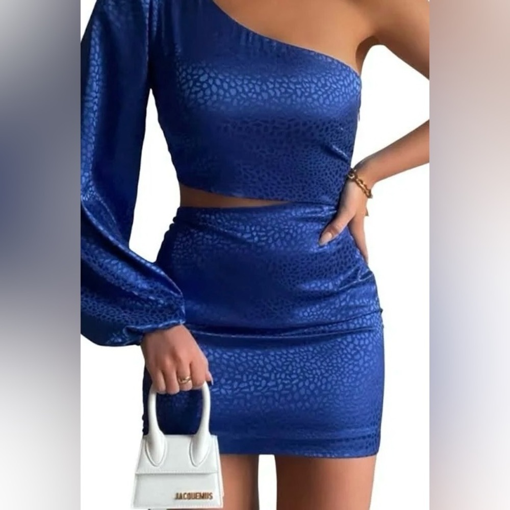 Runaway the Label Monrow Cut-out Dress in Sapphire - Picture 2 of 7